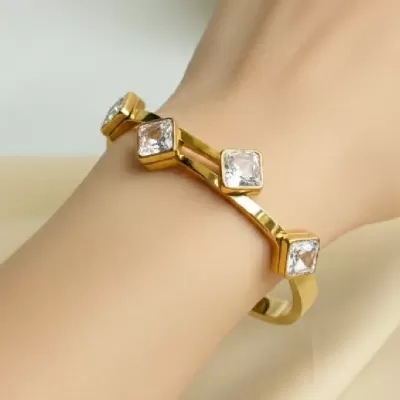 Gold Plated Stainless Steel Anti-Tarnish Diamond Stone Zigzag Bangle
