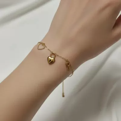 Gold Plated Stainless Steel Anti-Tarnish Paperclip Charm Bracelet