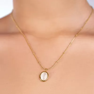 Gold Plated Stainless Steel Anti-Tarnish Vintage Oval Pendant Necklace